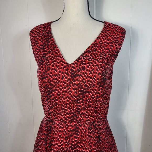 FRENCH CONNECTION Red Black A Line Leopard Print V Neck Dress Size 6 NWT - Picture 2 of 4